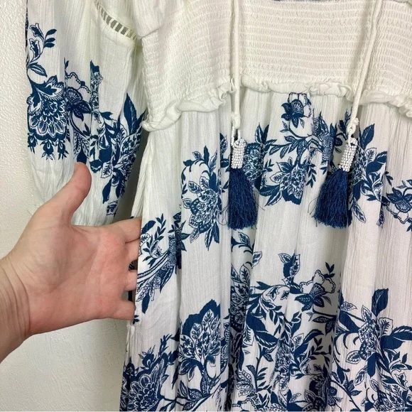 Chico’s Blue White Bohemian Balloon Sleeve Maxi Dress Pockets size 10 - Picture 5 of 10